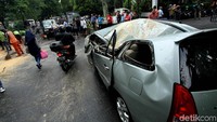 Lokasi kejadian tepatnya berada di depan Masjid At-Taqwa di Jalan Sriwijaya Raya, Kebayoran Baru, sekitar pukul 15.15 WIB.
