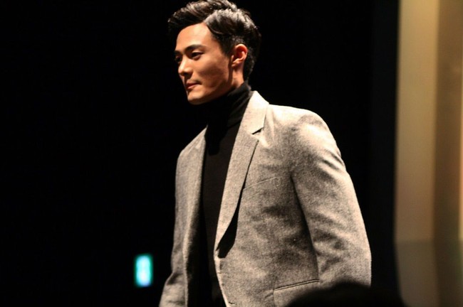 Lee Seung Hwan memiliki tinggi badan 183 cm. Dengan tubuh tinggi tegapnya, ia terlihat atletis dan gagah. Foto: Instagram