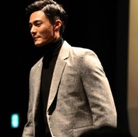 Lee Seung Hwan memiliki tinggi badan 183 cm. Dengan tubuh tinggi tegapnya, ia terlihat atletis dan gagah. Foto: Instagram
