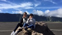 Selain mengeksplore Bali, Tamara juga berkunjung ke destinasi cantik lainnya. Ini fotonya saat berada di Gunung Bromo, Malang (tamarableszynskiofficial/ Instagram)