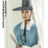 Pakai Han Bok, Lee Seung Hwan terlihat makin tampan. Mirip aktor Korea nggak, ladies? Foto: Instagram