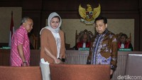 Mereka memberi keterangan terkait kasus yang menimpa Fredrich yakni merintangi dan menghalangi penyidikan KPK dalam kasus e-KTP.