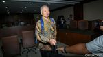 Eks Dirjen Hubla Menangis saat Baca Pledoi