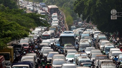 Kemacetan Menggila di Jalan Abdullah Syafei Tebet