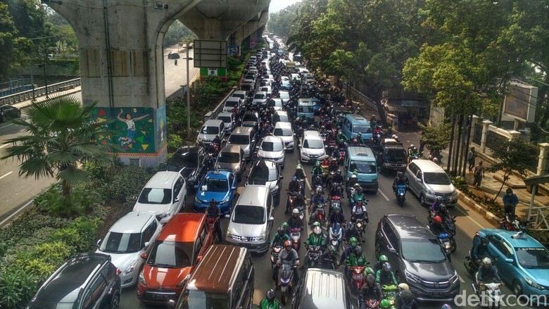 Ada Perbaikan Jalan, Casablanca Macet Parah Ada Perbaikan Jalan, Casablanca Macet Parah
