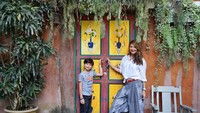 Artis cantik ini menetap di Bali sejak 2012. Jadi jangan heran postingan Instagramnya lebih banyak kegiatannya selama di Bali (tamarableszynskiofficial/ Instagram)