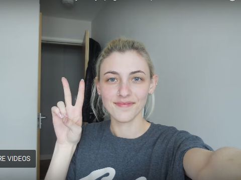 Cewek Selfie Tiap Hari dari Usia 14 Hingga 22, Begini Wajahnya Sekarang