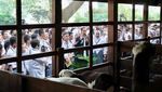 Saat Jokowi Kenalkan Kambing hingga Rusa ke Anak SMA di Bogor