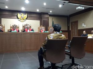 Novanto Cerita Awal Mula Fredrich Yunadi Jadi Pengacaranya