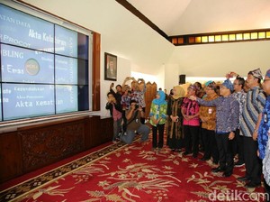 Banyuwangi Luncurkan Akta Kematian Online Kilat Terintegrasi KTP-KK