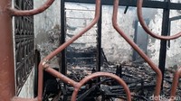 Tercatat 30 rumah ludes terbakar. Mayoritasnya rumah semi permanen. (Foto: Dony Indra Ramadhan/detikcom).