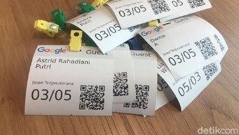 Begini bentuk name tag tersebut. Jangan lupa, dibalikan name tag ini saat sudah berkunjunga ke kantor Google Indonesia. (Foto: detikINET/Agus Tri Haryanto)
