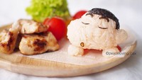 Anak 90-an pasti menyukai kartun yang satu ini. Shinchan yang dibuat menjadi onigiri ini pasti bikin gemas siapa saja. Dipadu dengan ayam panggang, hayoo siapa yang mau makan? Foto: Instagram peaceloving_pax