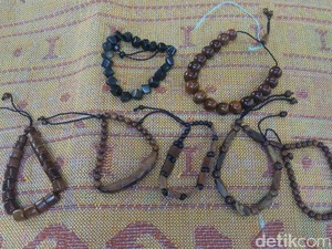 Gelang Kokka Fera yang Disebut #GelangKode Menjamur di Tanah Abang