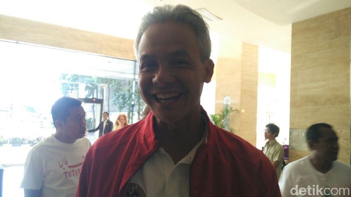 Tak Enak Badan, Ganjar Makan Soto Seger Jelang Debat Cagub Jateng