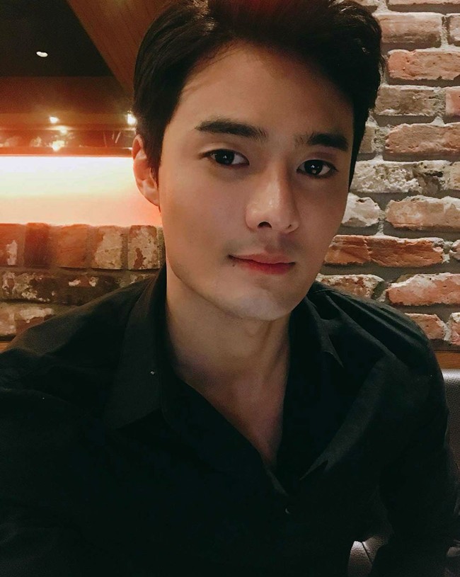 Siapa yang nggak jatuh cinta lihat pesona Lee Seung Hwan? Foto: Instagram