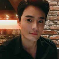 Siapa yang nggak jatuh cinta lihat pesona Lee Seung Hwan? Foto: Instagram