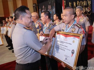 Polrestabes Surabaya Sabet 3 Penghargaan dari Kapolri