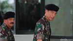 Foto: Jokowi Berbaju Loreng dan Berbaret