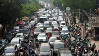 Kemacetan ini disebabkan adanya perbaikan jalan.