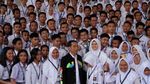 Gaya Jokowi Berjaket Asian Games di Hadapan OSIS SMA
