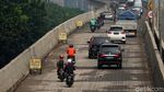 Aksi Nekat Pemotor Terobos JLNT Casablanka