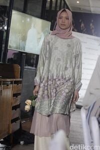 Ria Miranda Rilis Koleksi Baju Ramadan Yang Cocok Untuk Ibu Muda