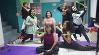 Olahraga ini bisa dilakukan oleh semua orang, dari mereka yang jarang hingga yang sering berolahraga, karena tidak adanya modifikasi gerakan, kata Riana Bismarak, salah satu PoundPro di Jakarta, saat sesi PoundFit bersama detikHealth, Rabu (2/5/2018). Seru banget kan! (Foto: Frieda Isyana Putri/detikHealth)