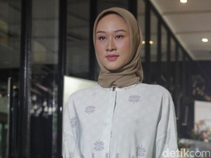 Ria Miranda Rilis Koleksi Baju Ramadan yang Cocok untuk Ibu Muda