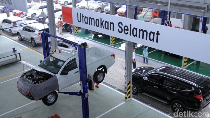 Seiring pesat perkembangan dan persaingan otomotif di Jawa Barat, Mitsubishi terus melebarkan sayapnya dengan membuka dealer baru di Jalan Raya Bandung Garut KM 20, tepatnya di Rancaekek, Kabupaten Bandung, Kamis (3/5/2018).