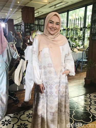 Tren Busana Ramadan 2018 Menurut Ria Miranda Hingga Irna Mutiara