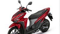 Sementara Honda Click 125i juga hadir dengan tampilan ramping dan sporty. Motor ini ditenagai mesin 125 cc eSP dan dilengkapi lampu serba LED. Instrument cluster digital menampilkan kondisi bahan bakar, jam, peringatan penggantian oli dan aki, serta jarak tempuh. Foto: dok. Honda