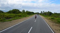 Pulau Marsela yang berbatasan dengan negara Australia tengah dibangun jalan lingkar Pulau sepanjang 34 Km dimana 17 Km sudah dalam kondisi mulus dan sisanya masih konstruksi. Istimewa/Kementerian PUPR.