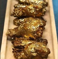 Nyam! Ini Dia Sajian Sayap Ayam Mewah yang Berbalut Emas 24 Karat!