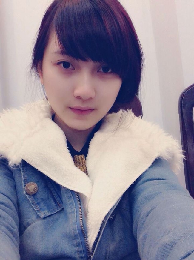 Guru cantik bernama Bui Thuy Ngan ini langsung viral setelah fotonya dibagikan melalui akun Facebook salah satu orangtua muridnya. Foto: Facebook/Bui Thuy Ngan