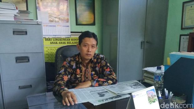 Kepala SMA Muhammadiyah 1 Nganjuk, Lukman Harun, S.Sos
