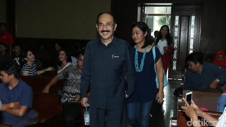 Fredrich Protes Rekaman CCTV: Tak Mau Jawab Jaksa KPK Fredrich Protes Rekaman CCTV: Tak Mau Jawab Jaksa KPK