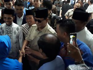 Awali Safari di Jatim, Prabowo Besuk Pengasuh Ponpes Al-Ishlah