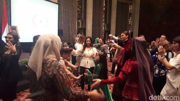 Milli Reqs, tari tradisional Azerbaijan