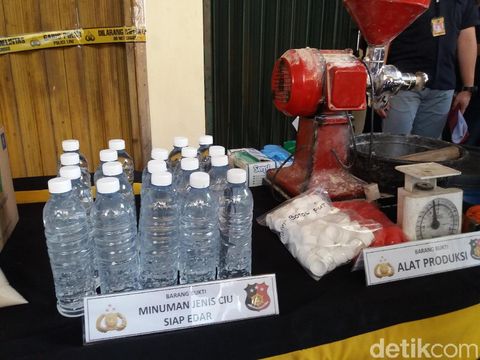 Ciu dikemas dalam bentuk minuman mineral