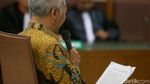 Eks Dirjen Hubla Menangis saat Baca Pledoi