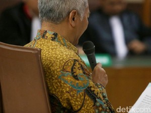 Bacakan Pleidoi, Eks Dirjen Hubla Kutip Lirik Lagu Rohani