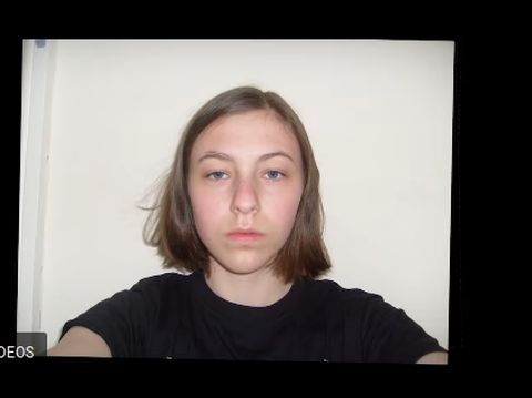 Cewek Selfie Tiap Hari dari Usia 14 Hingga 22, Begini Wajahnya Sekarang