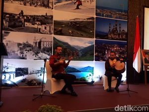 Riuhnya Perayaan Seabad Negara Api Azerbaijan