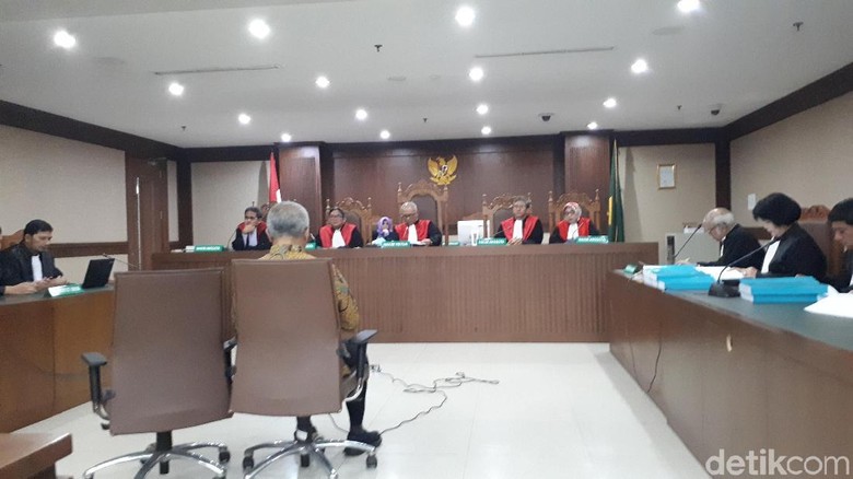 Eks Dirjen Hubla Akui Terima Suap tapi Tak Berniat Timbun Harta Eks Dirjen Hubla Akui Terima Suap tapi Tak Berniat Timbun Harta