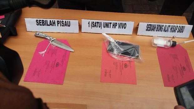 Barang bukti yang disita polisi.