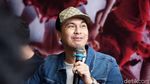 Jelang Menikah, Raditya Dika Latihan Tari Tortor