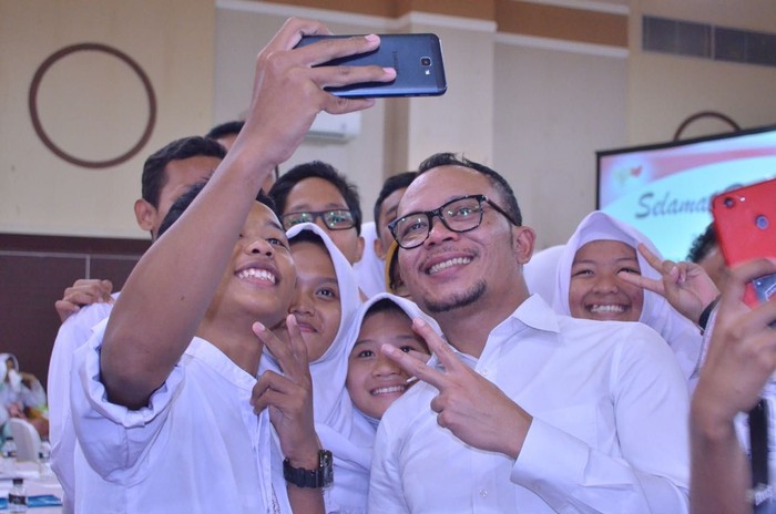 Menaker Nge-vlog Bareng Generasi Milenial Depok