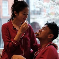 Putri rambut depan udh mulai keriting tuh catok dulu gih! tambah netizen lainnya. Foto: Instagram/@chicco.jerikho