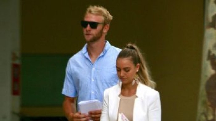 Pria Perth Terobos Lapangan Kriket Tanpa Busana